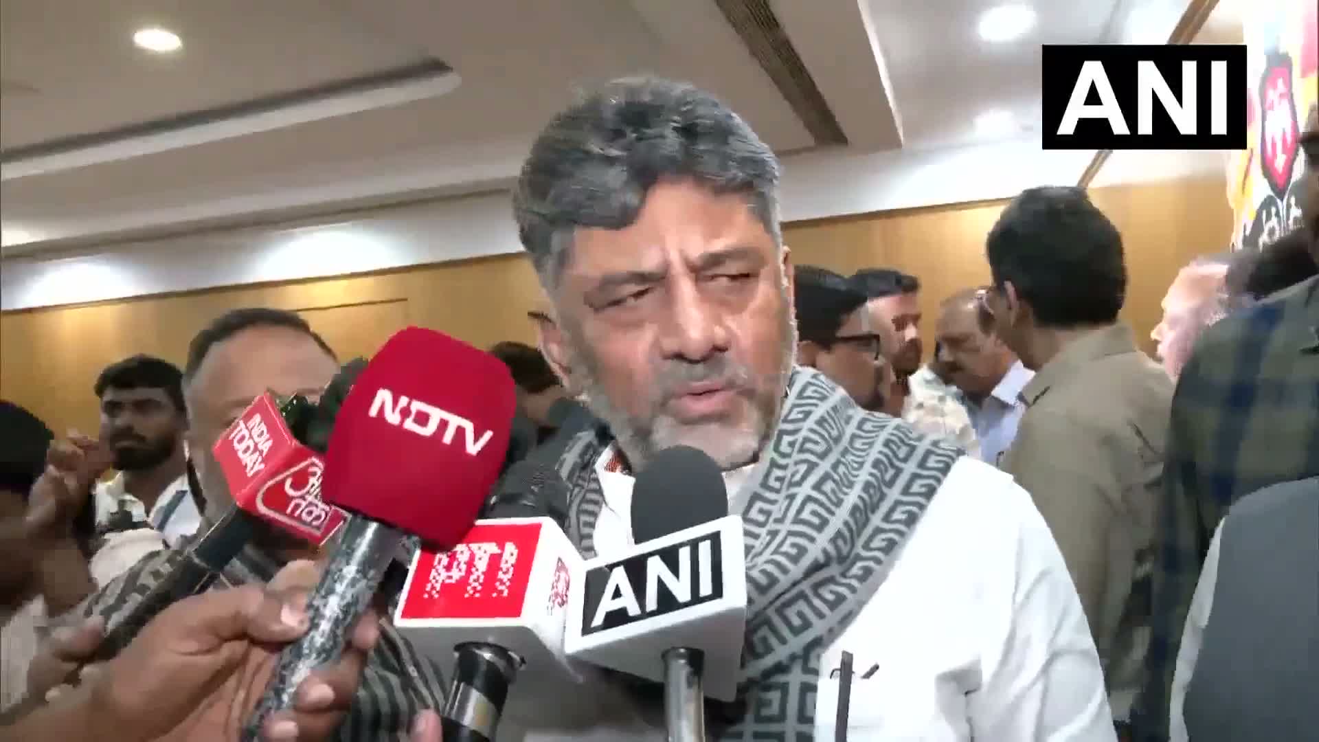CM విజయ్‌తో మీటింగ్ క్యాన్సిల్- కర్ణాటక CM