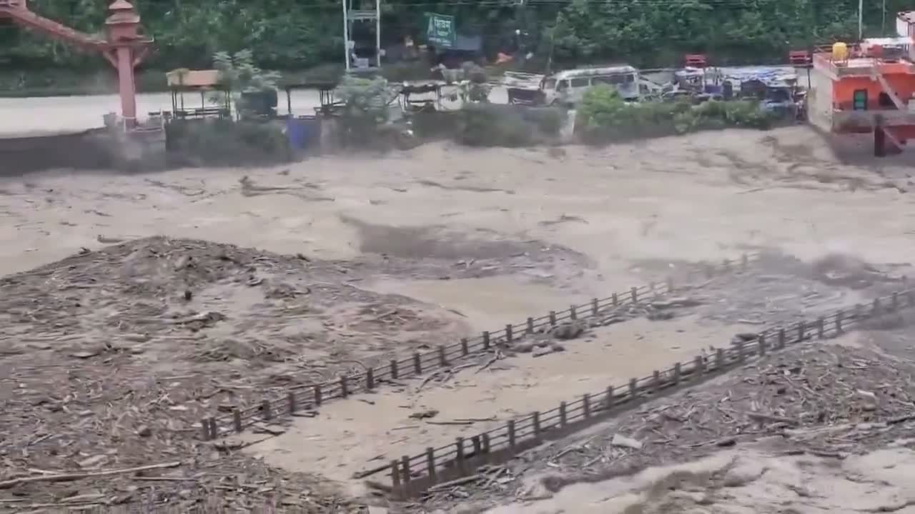 నేపాల్‌లో భారీ Flash Floods.. 105 మంది ఇండియన్స్ మిస్సింగ్!
