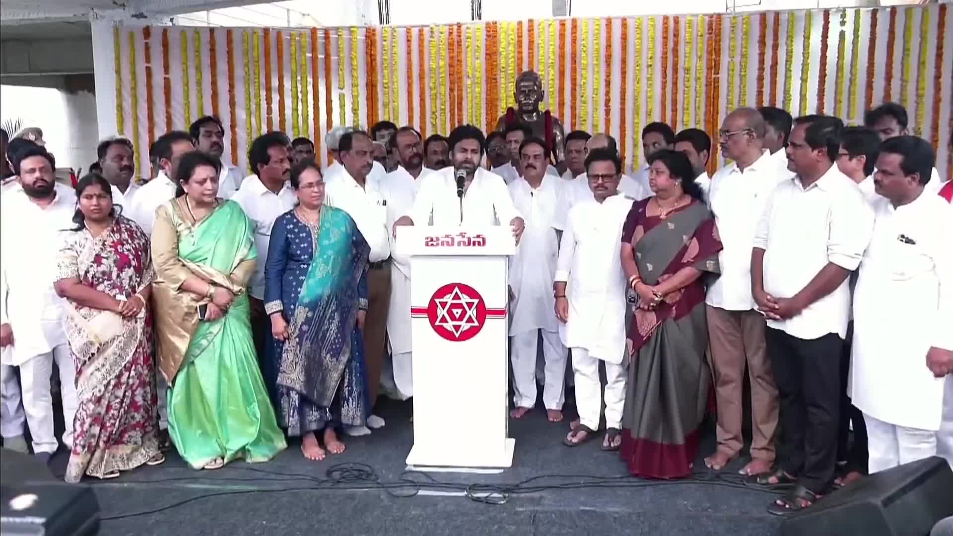 పవన్ కళ్యాణ్: 100% తెలంగాణ మీదే!