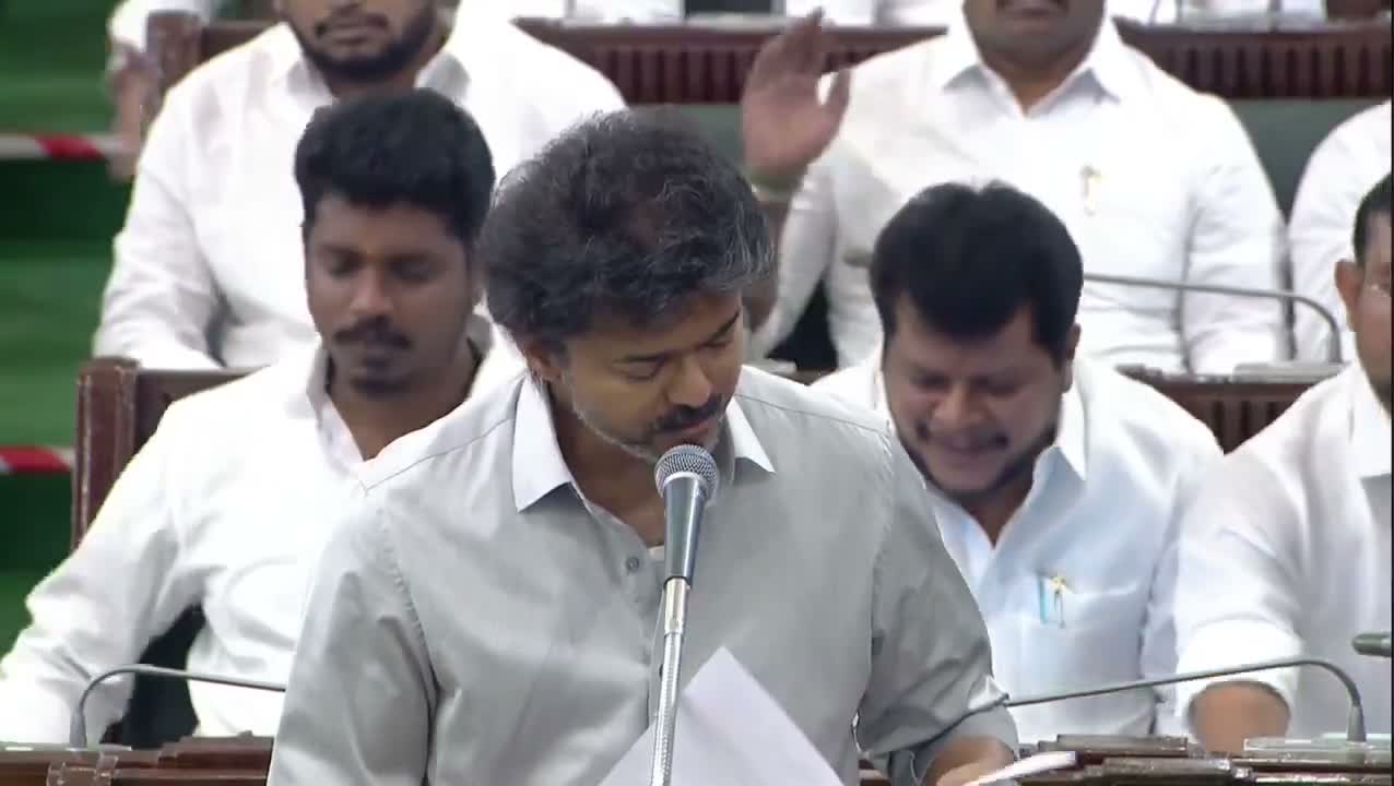 మరోసారి మహిళలకు గుడ్ న్యూస్ చెప్పిన విజయ్.. ఈసారి?