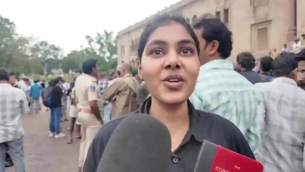 ఒక్క ప్రెస్ మీట్ పెట్టే ధైర్యం లేదా?
