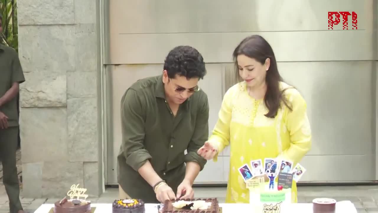 అభిమానుల సమక్షంలో సచిన్ బర్త్ డే 