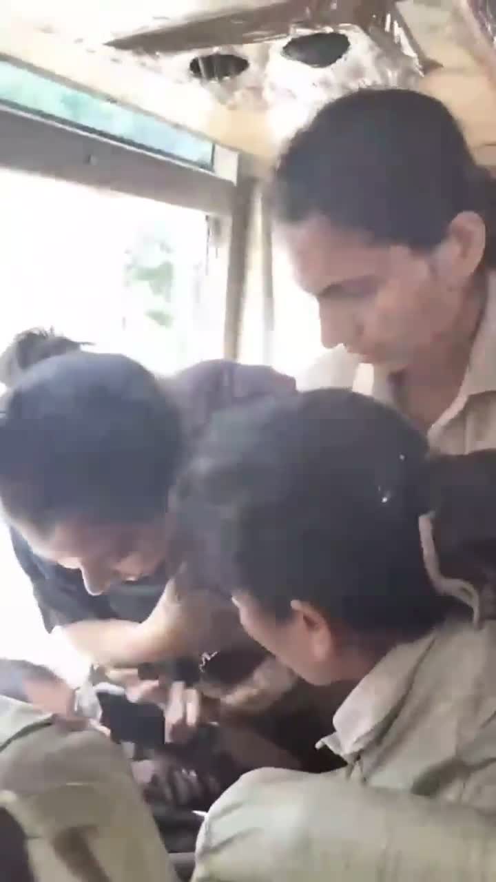 పోలీస్ అరాచకం.. యువతి గొంతు నొక్కి.!