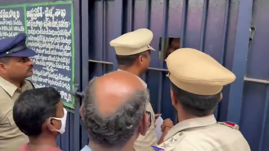 జర్నలిస్ట్ KVR అరెస్ట్ అప్డేట్!