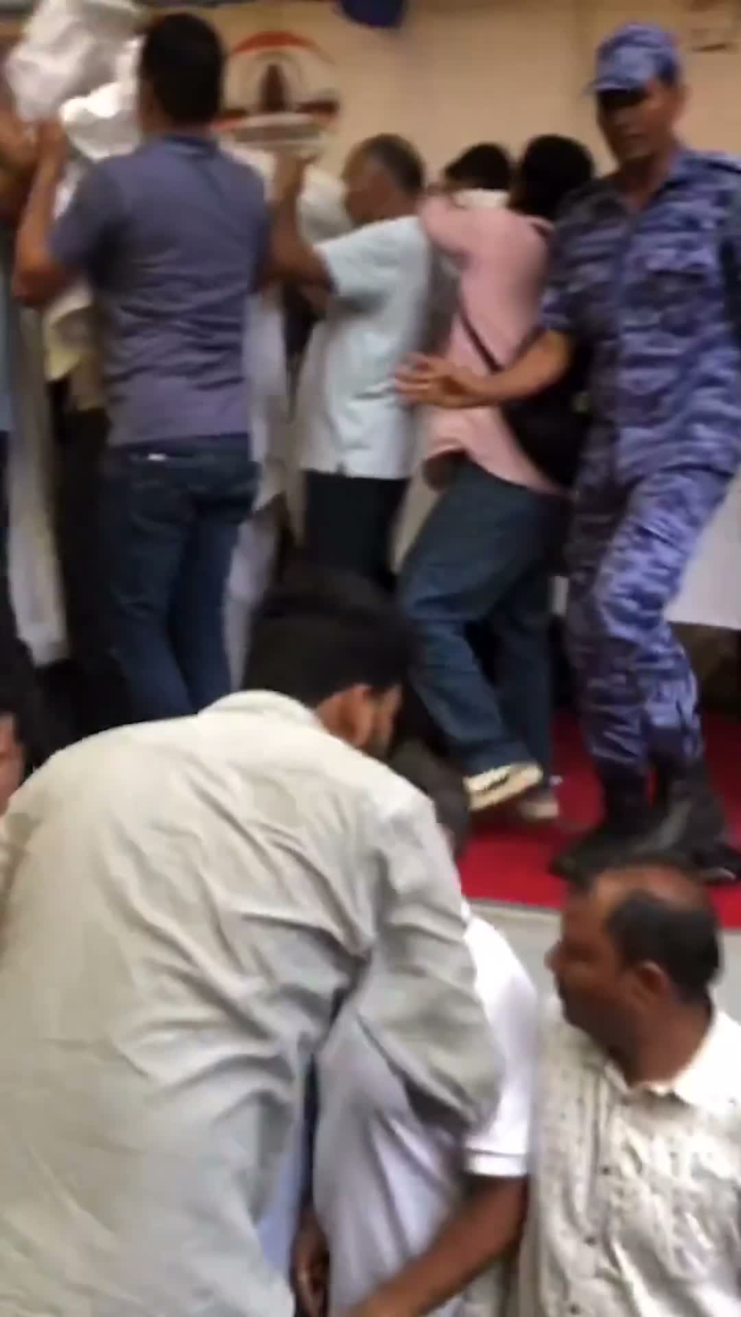 వాంగ్‌చుక్ దీక్ష భగ్నం..  ఆస్పత్రికి తరలింపు