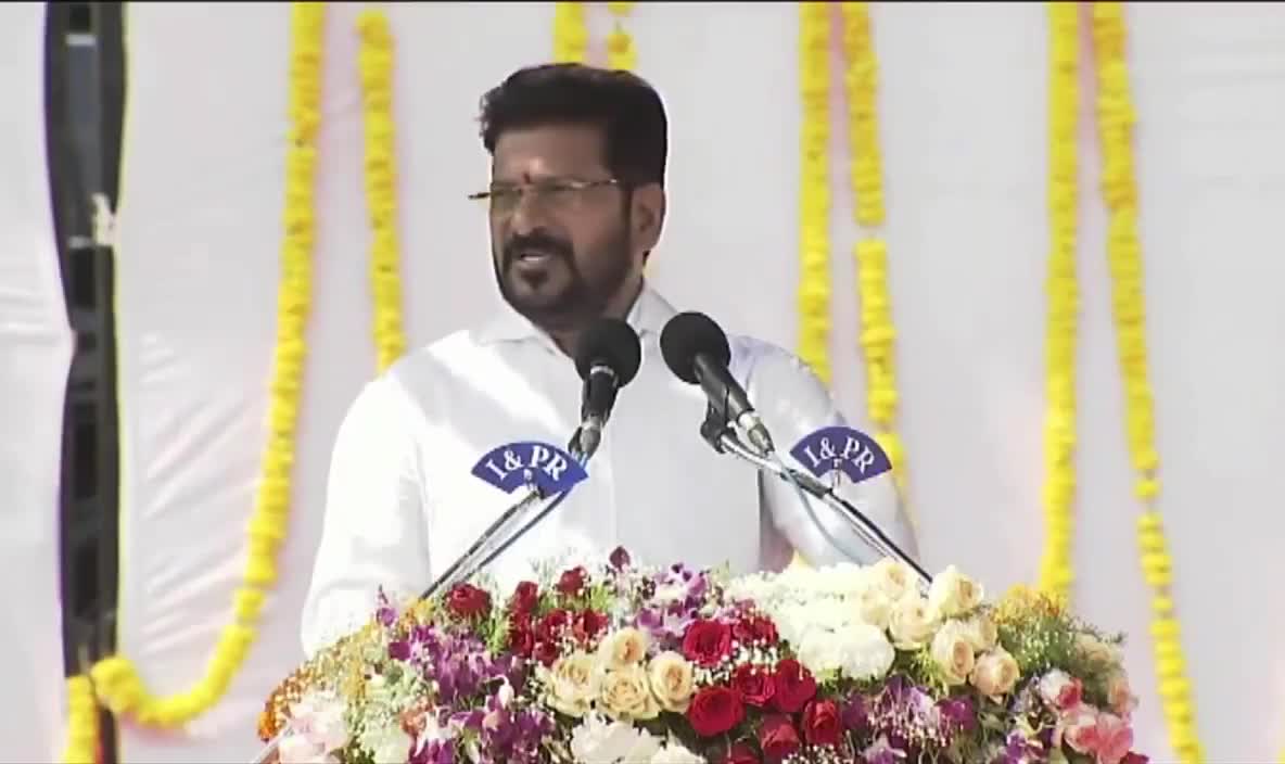 ఎండ దెబ్బకు స్పీచ్ ఆపేసిన CM రేవంత్ రెడ్డి!