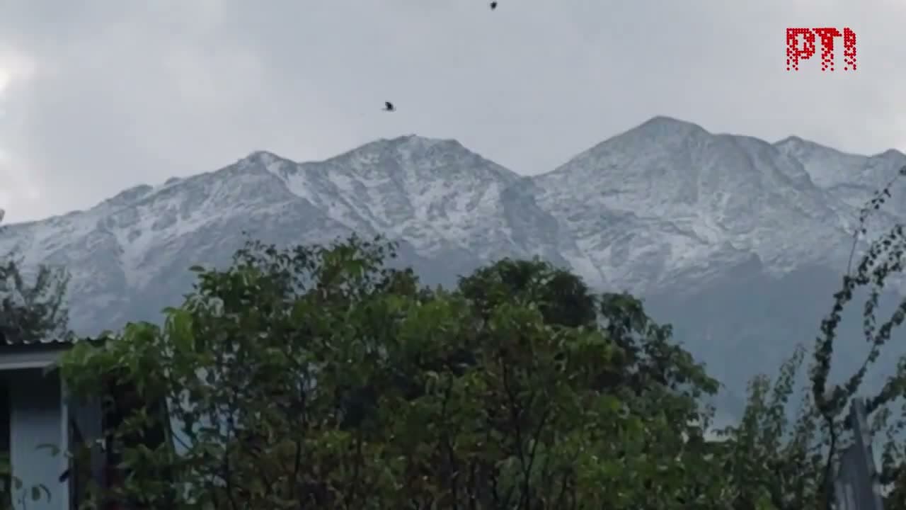 మొదలైన శీతాకాలం.. కురిసిన సీజనల్ Snow (video)