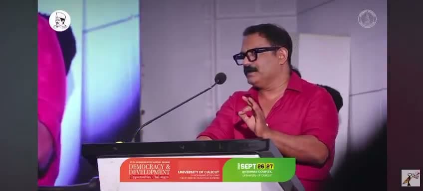 ముస్లిం అమ్మాయిలు అథీస్ట్ పేజీలు ఫాలో అవుతున్నారు: మంత్రి