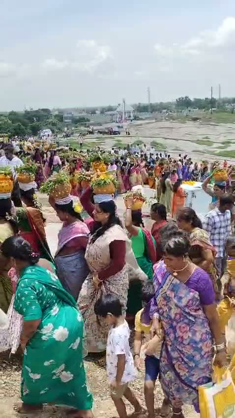 చందుపట్ల గ్రామంలో ఘనంగా ముత్యాలమ్మ బోనాలు
