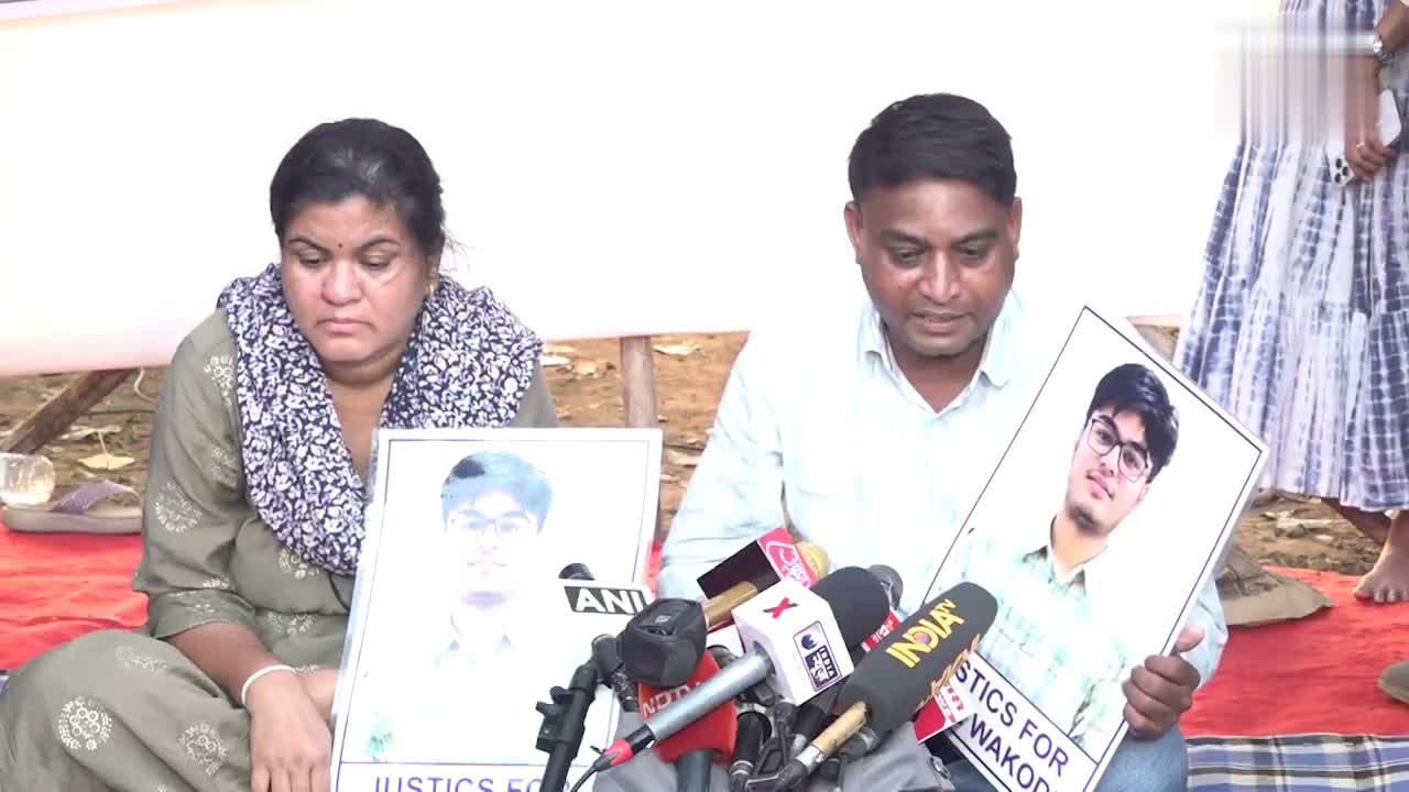 కొడుకు మృతిపై న్యాయం కోసం నిరాహార దీక్ష
