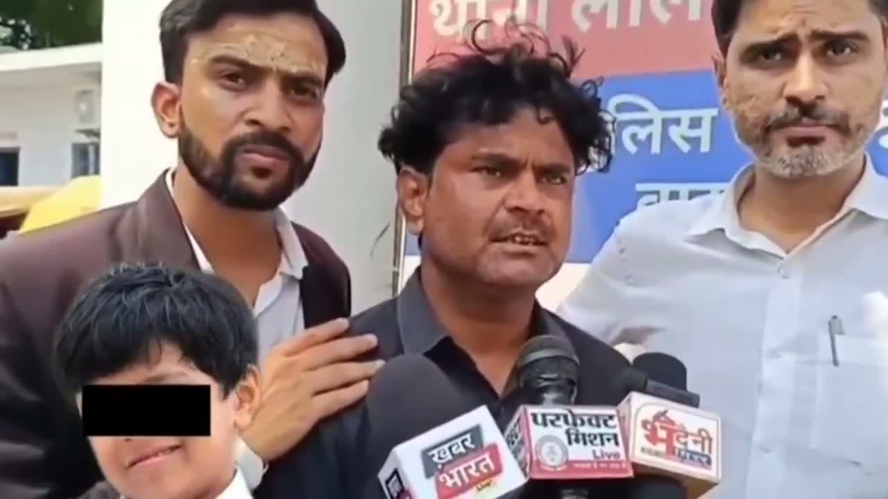 బాలుడు యూరిన్ చేశాడని టీచర్ కత్తితో దాడి