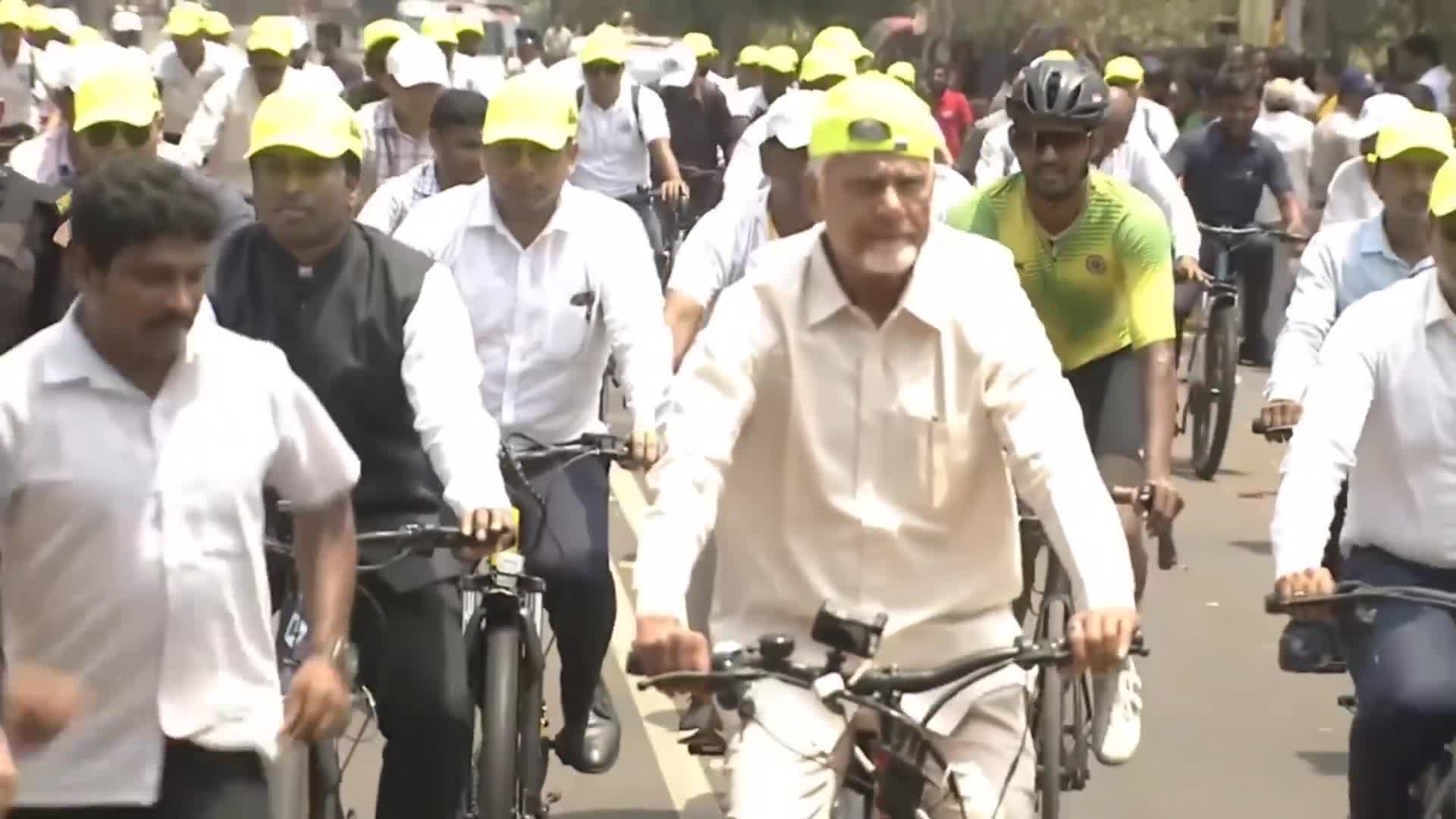 సైకిల్ రైడ్‌తో CM చంద్రబాబు స్పెషల్ మెసేజ్!