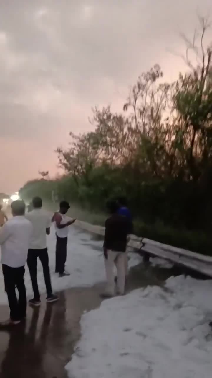 హైదరాబాద్ ORR పై మంచు 