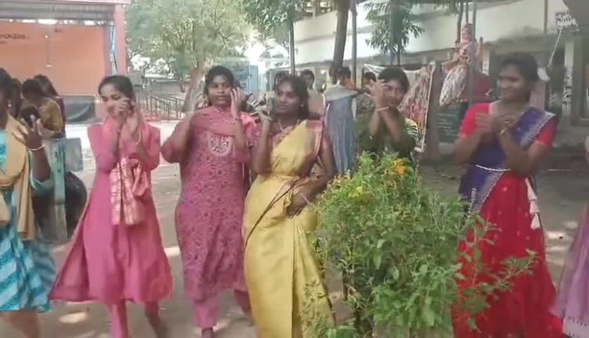 ప్రభుత్వ జూనియర్ కళాశాలలో ఘనంగా బతుకమ్మ వేడుకలు