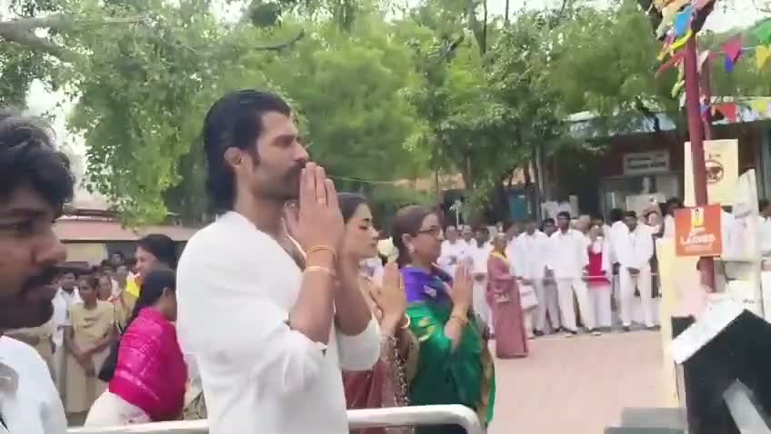 పుట్టపర్తిలో విజయ్ దేవరకొండ, రష్మిక