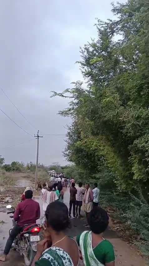నీళ్లొచ్చాయ్.. కానీ కళ్లలో కన్నీళ్లే!