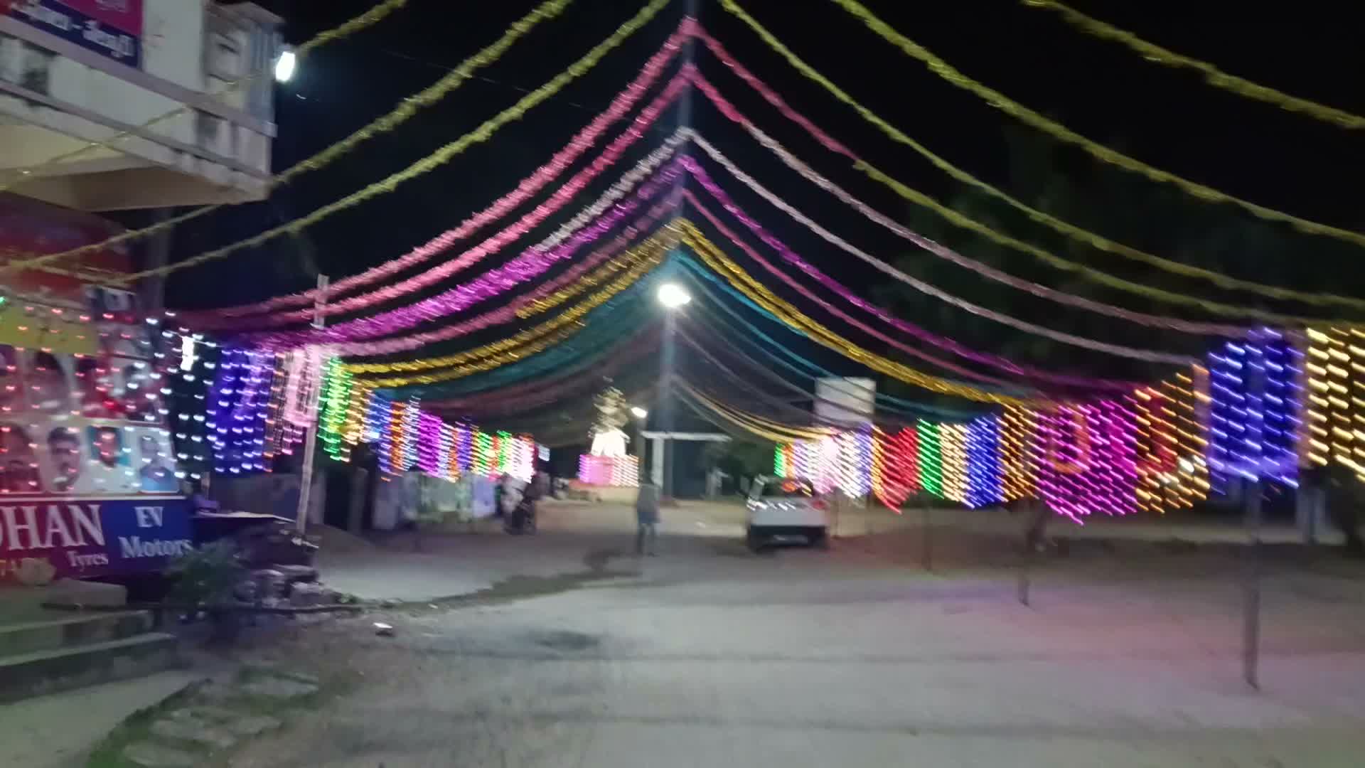 దసరా కోసం ముస్తాబైన వేల్పూర్‌లోని జంబి హనుమాన్ ఆలయం
