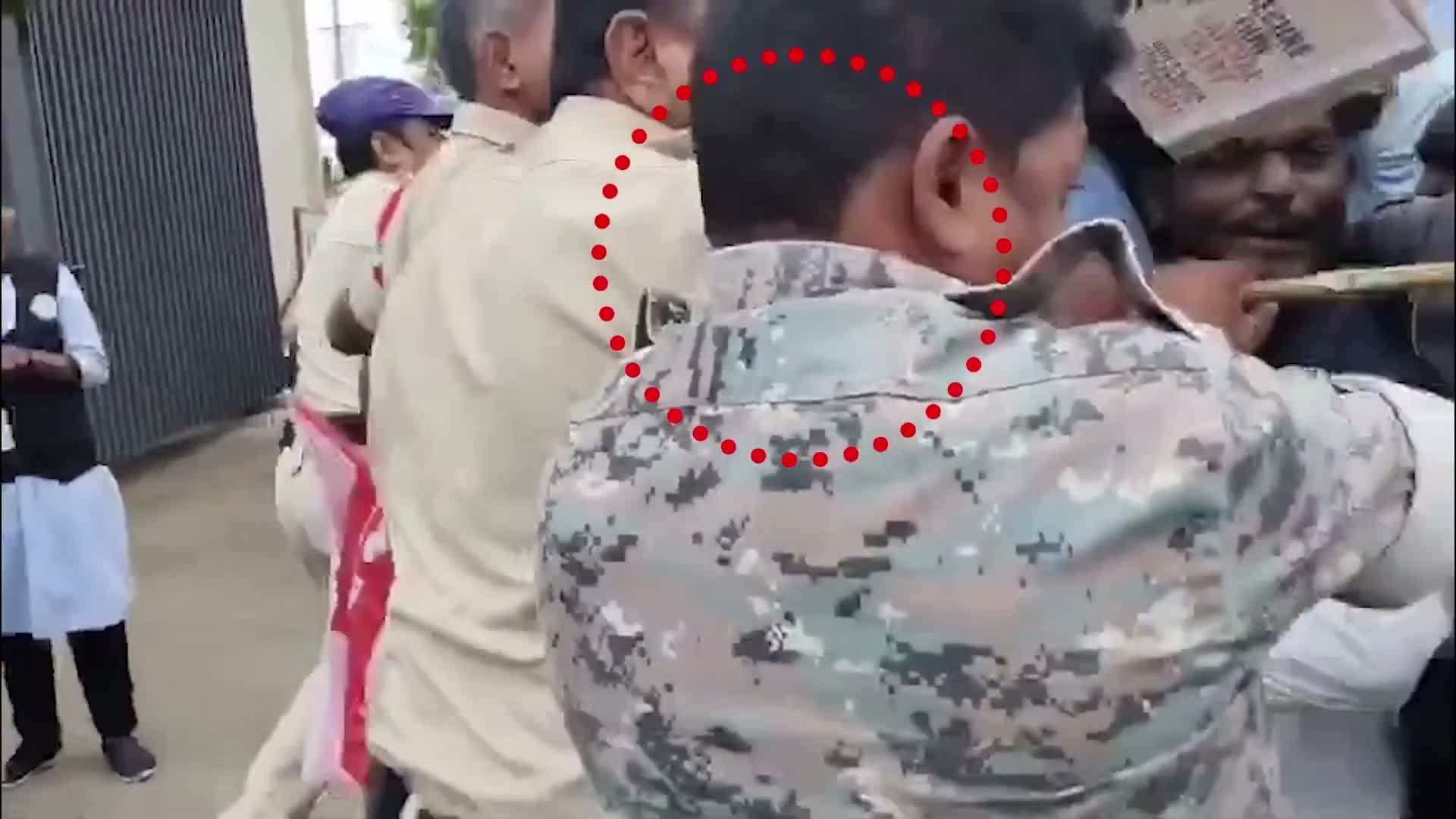విద్యార్థుల మీద సీఐ దౌర్జన్యం