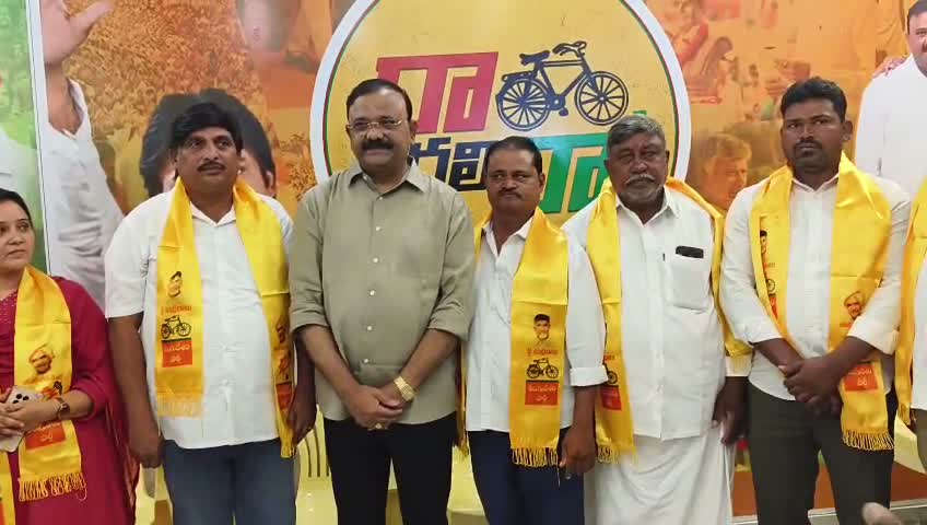 పల్నాడులో YCP కి షాక్! చైర్మన్‌ సహా 7 కౌన్సిలర్లు TDP లో