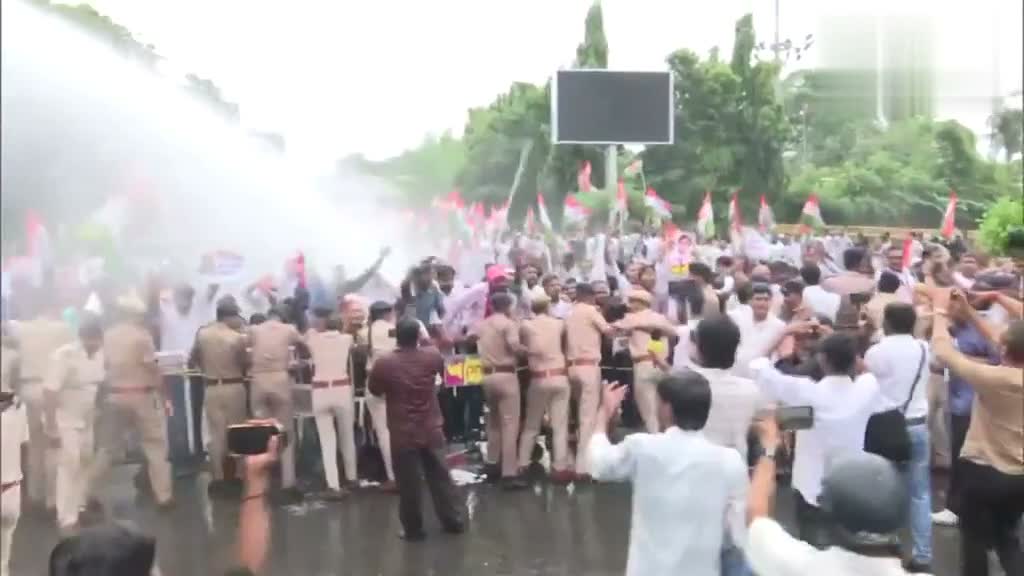 బిహార్‌లో కాంగ్రెస్ నేతల నిరసన