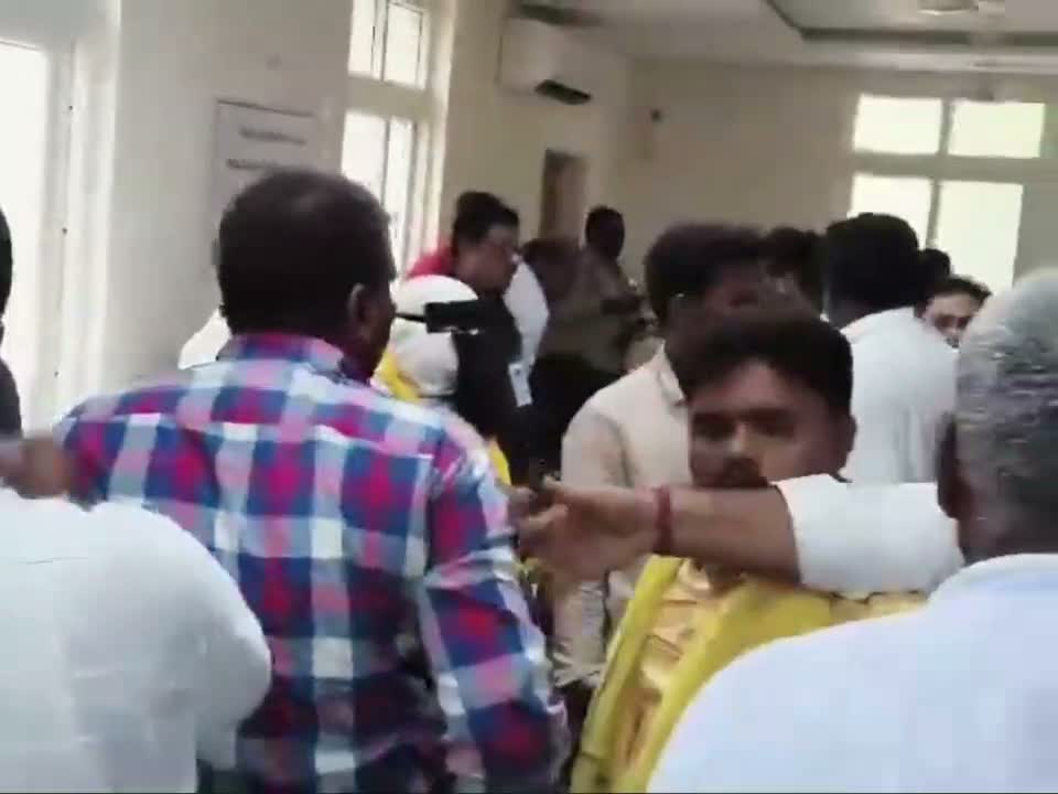 కడప.. జిల్లా బద్వేలులో ఘర్షణ