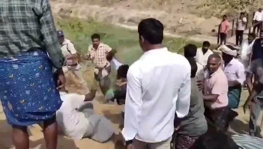 వాటర్ వార్.. రైతుల కొట్లాట