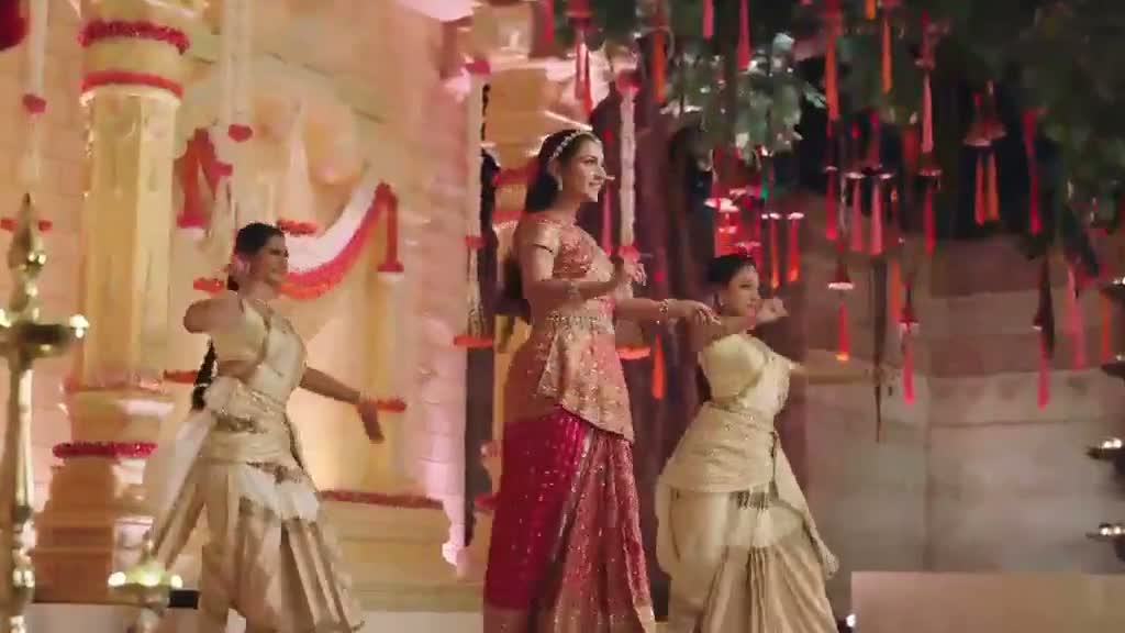 గణేశ్ సెలబ్రేషన్స్‌లో రాధికా మర్చంట్ డ్యాన్స్.. అదుర్స్!