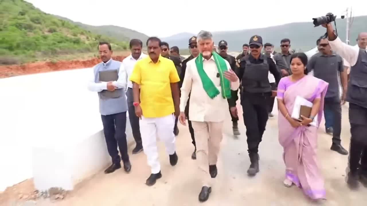 వెలిగొండ ప్రాజెక్టు 4 జిల్లాల తలరాతను మారుస్తుంది: CM
