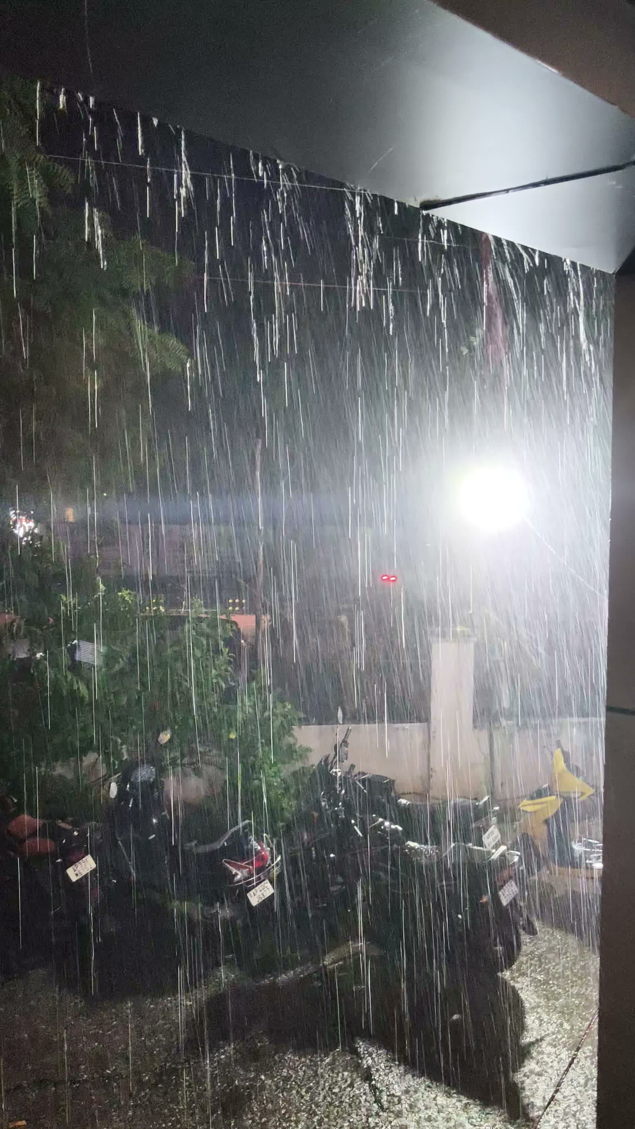 కడప పట్టణంలో మోస్తారు వర్షం
