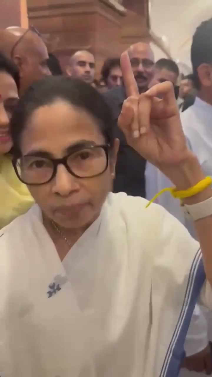 “జానీ జానీ.. ఎస్ పాపా.. SIR..నో పాపా: మమతా బెనర్జీ