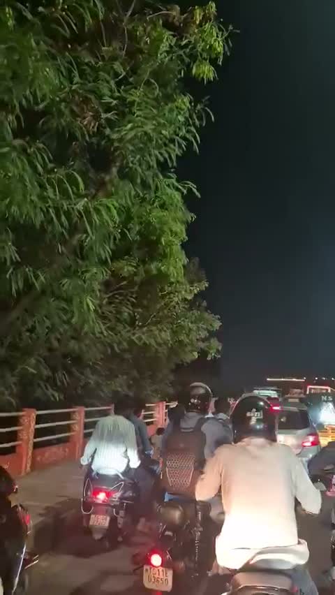 హైదరాబాద్‌లో గణేశ్‌ నిమజ్జనాలు.. భారీ ట్రాఫిక్‌ జామ్‌