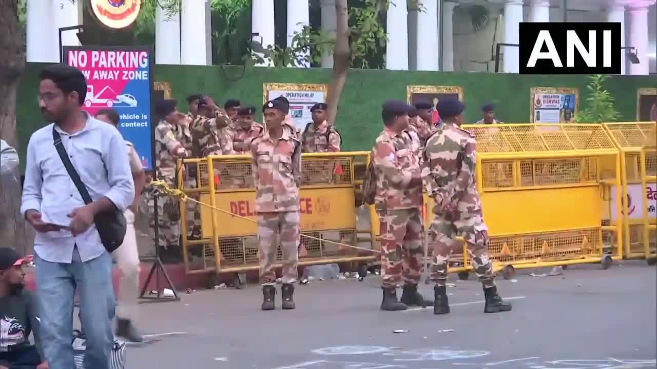 అక్కడే నిద్ర.. అదీ CJP అంటే.!