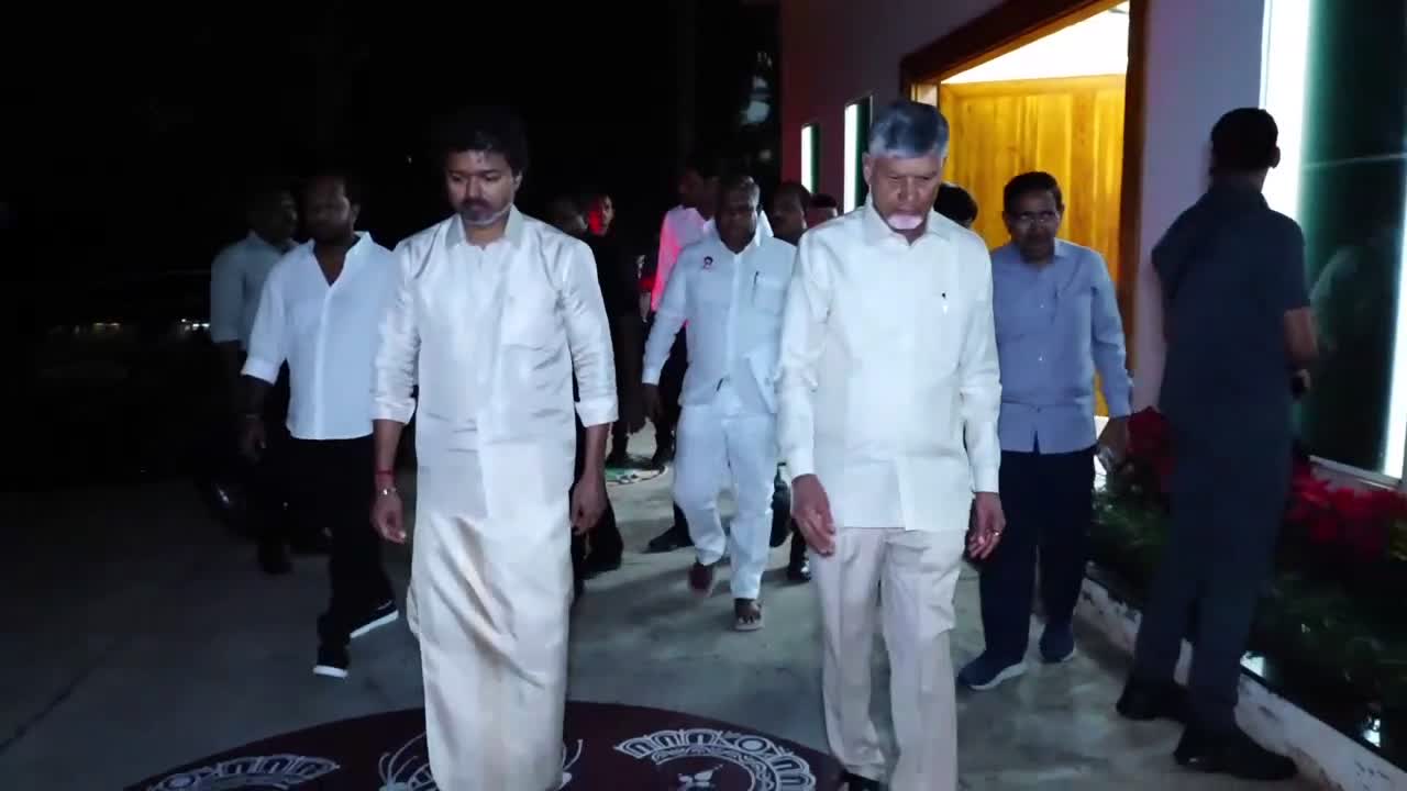చెన్నై తాగునీటి అవసరాలపై చంద్రబాబు, విజయ్ భేటీ