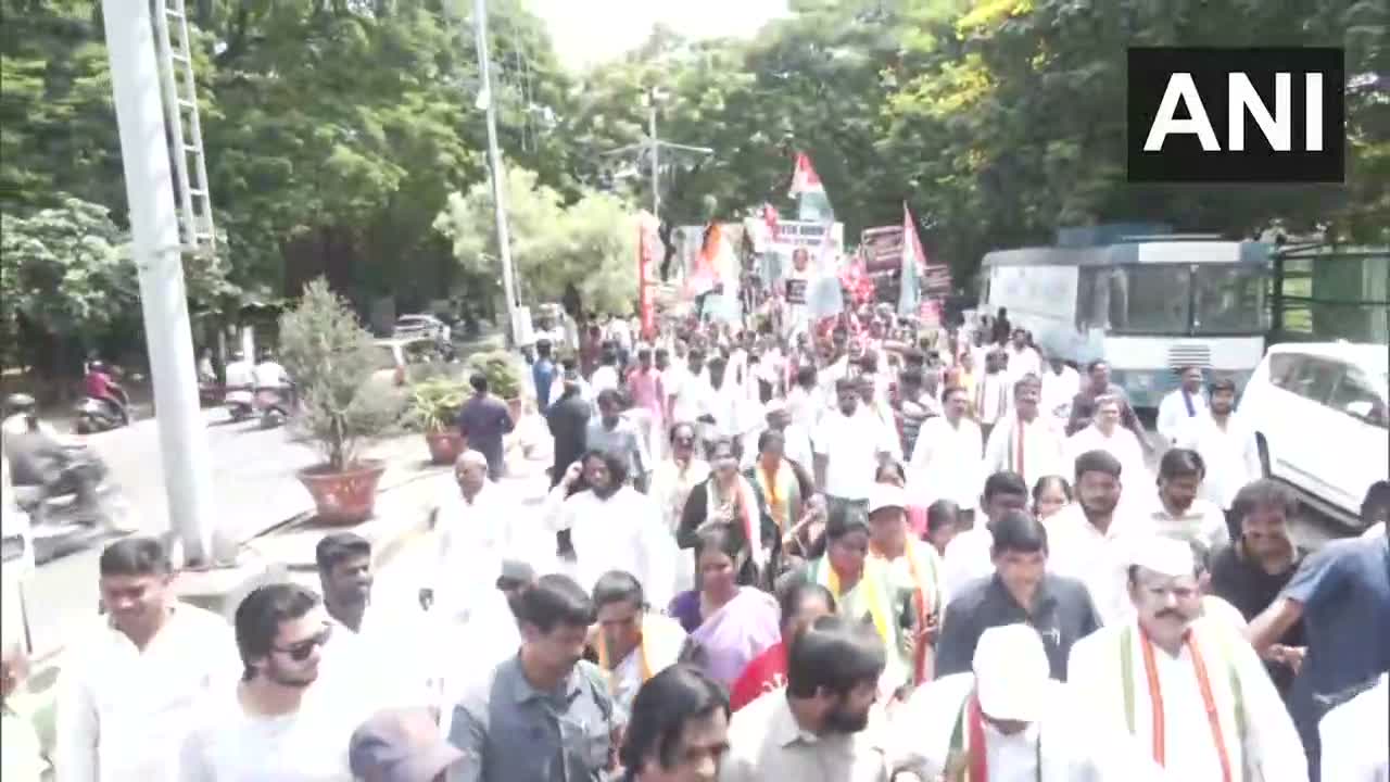 S.I.Rపై హీట్.. హైదరాబాద్‌లో ర్యాలీ