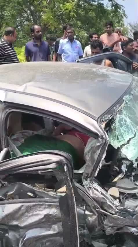 నేషనల్ హైవేపై మూడు కార్లు బోల్తా.. ఫుల్ ట్రాఫిక్‌జామ్