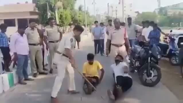 తప్పుడు కేసుపై లాఠీచార్జ్..!