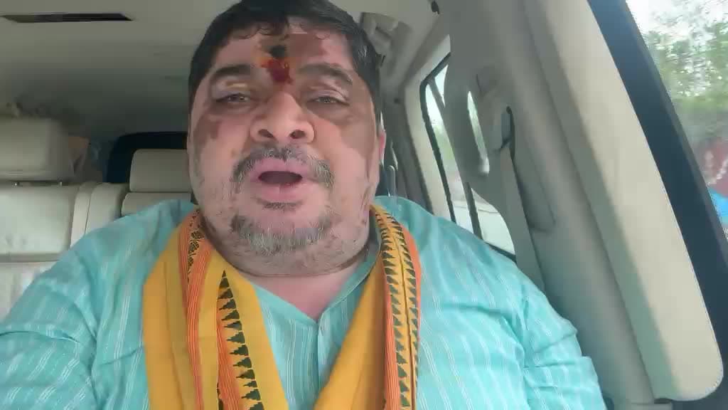 దమ్ముంటే రాష్ట్రానికి నిధులు తీసుకురావాలి