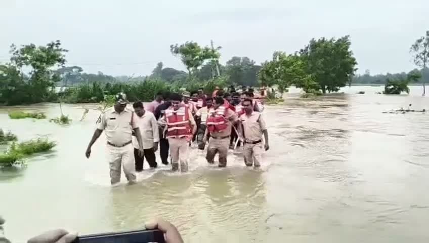 ముంపు ప్రాంతాల్లో MLA, SP పర్యటన!