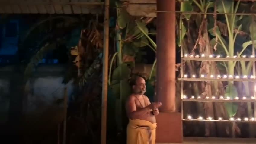 వాసుదేవ పెరుమాళ్ ఆలయంలో పూజలు