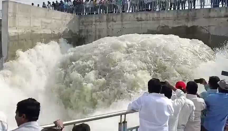 పాలమూరు ప్రాజెక్టులో 2 పంపులు స్టార్ట్!