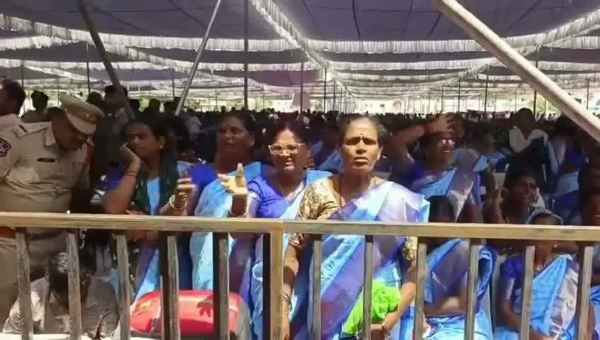మంత్రి పొంగులేటి సభలో మహిళల నిరసన