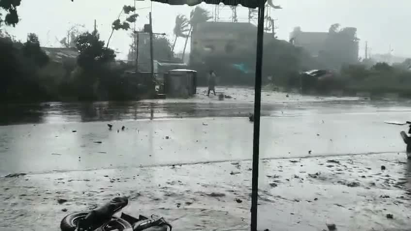 క్షణాల్లో మారిన వాతావరణం.. తుఫాన్‌తో బీభత్సం