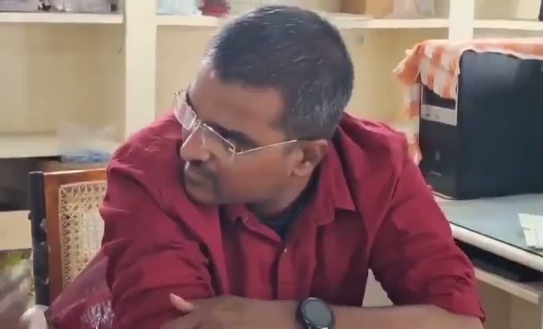 లంచం తీసుకుంటూ దొరికిన AE