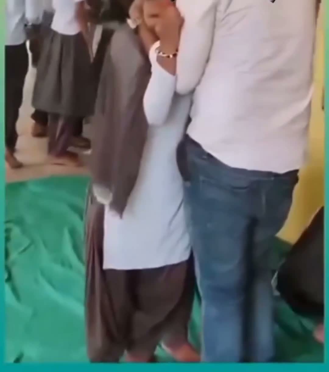 రూ.500 కోసం విద్యార్థినులపై టీచర్ దారుణం