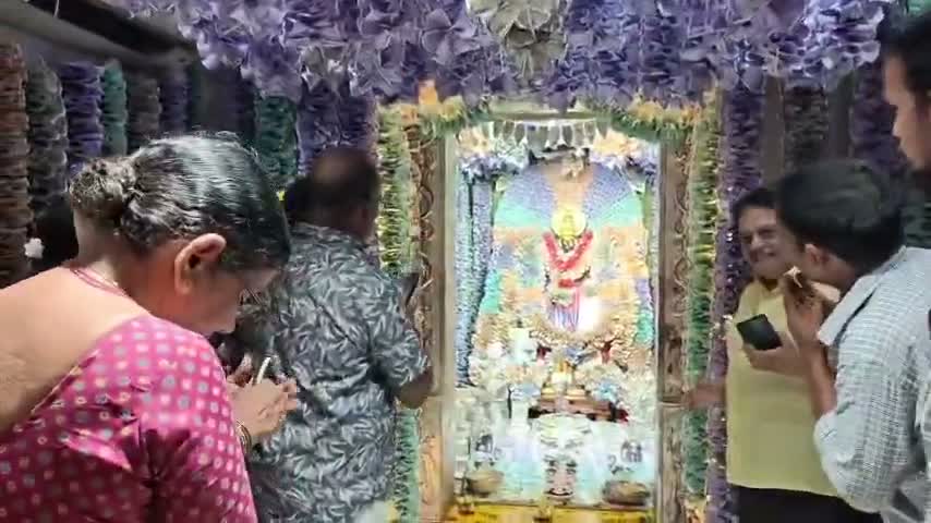4.5 కోట్ల కరెన్సీతో అమలాపురంలో అమ్మవారి అలంకరణ!
