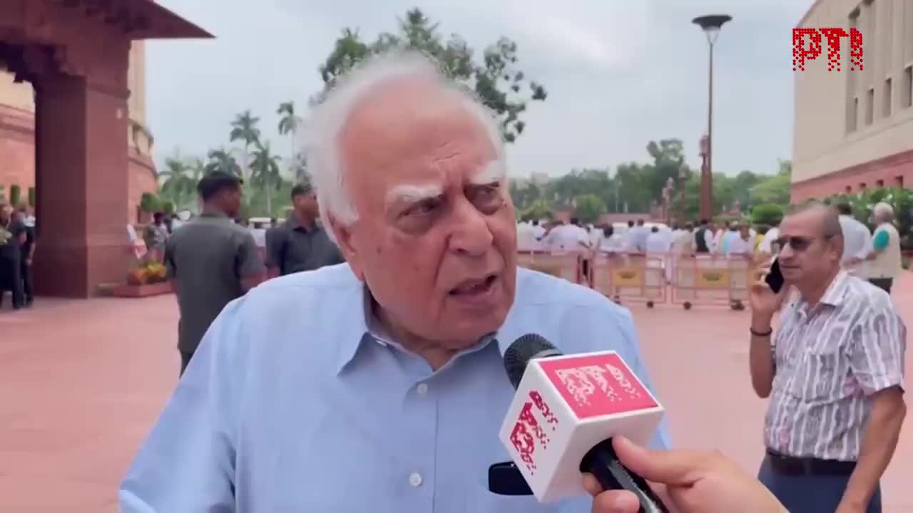 ముందు మీ స్కామ్స్‌పై ఫాస్ట్ ట్రాక్ కోర్టులు పెట్టండి: కపిల్