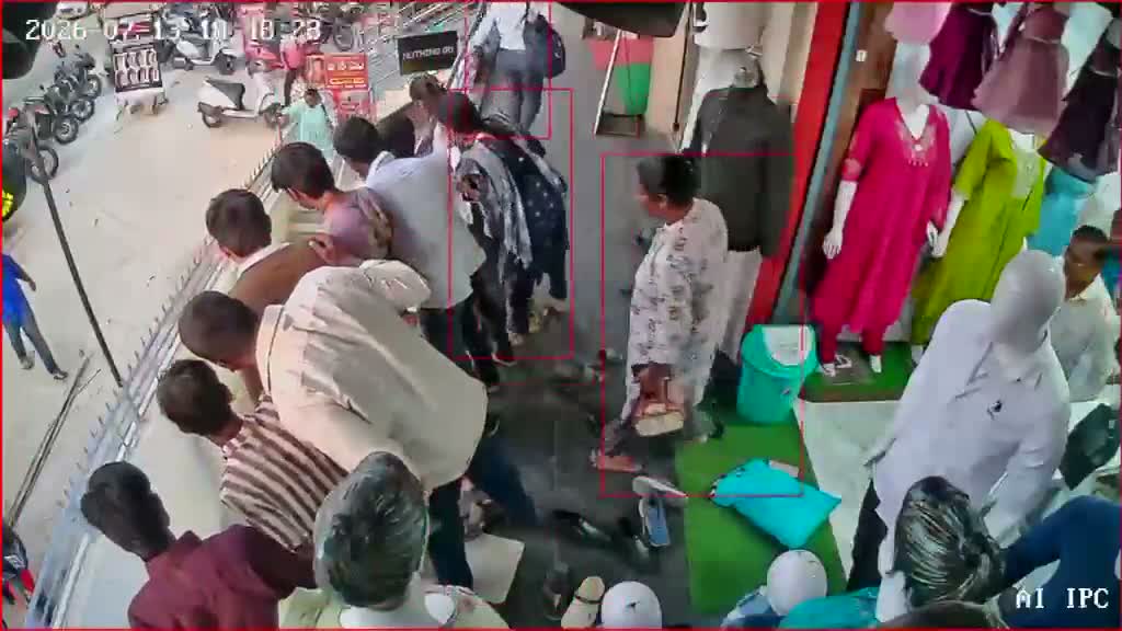 12 అడుగుల ఎత్తు నుంచి పడ్డ పాప