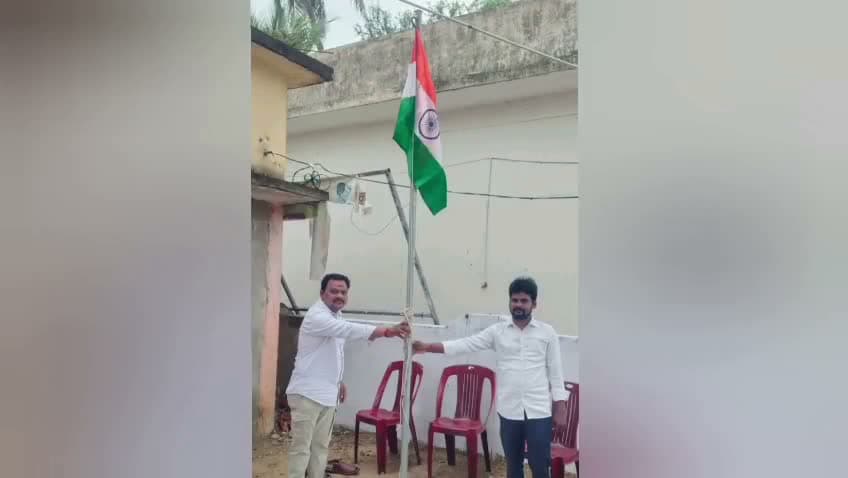 ఒక్క స్టూడెంట్ కోసం స్వాతంత్య్ర దినోత్సవ వేడుకలు