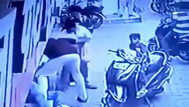 స్కూటీతో ఢీకొట్టి.. గొంతు నులిమే యత్నం