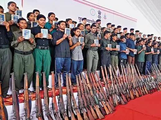నక్సలైట్స్ కి గవర్నమెంట్ జాబ్స్!